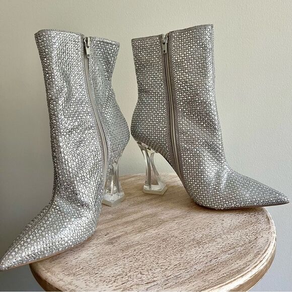 Steve Madden Vivy Silver Rhinestone Embellished Booties With Clear Heel Side Zip - Picture 9 of 9